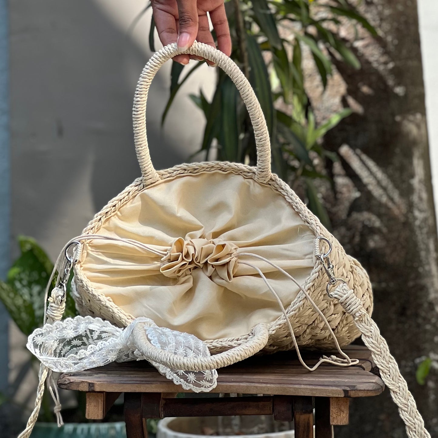 Straw bow bag