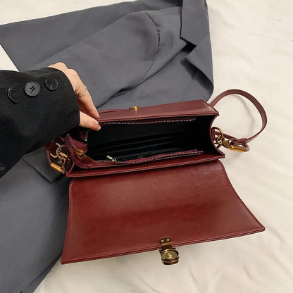 Everline Shoulder Bag