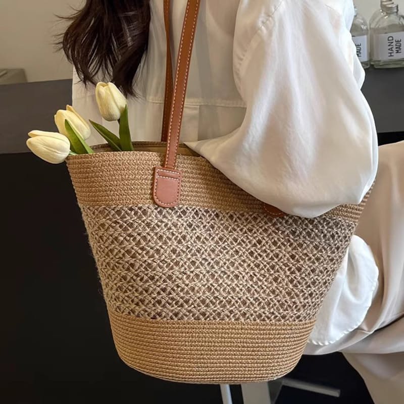Straw Shopper