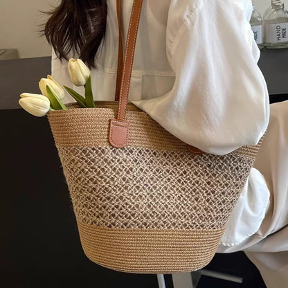 Straw Shopper