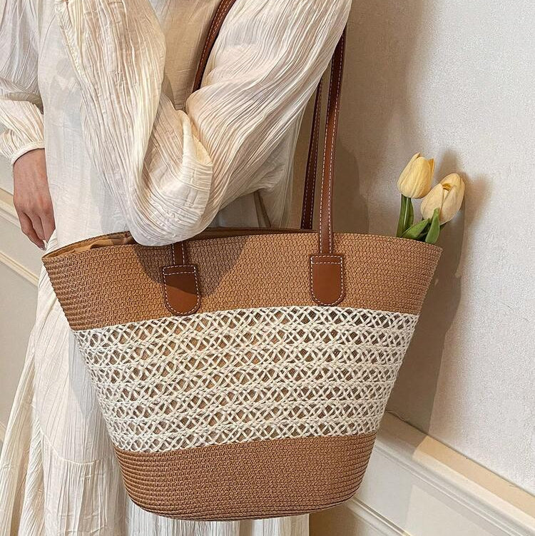 Straw Shopper