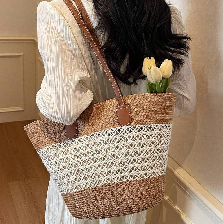 Straw Shopper