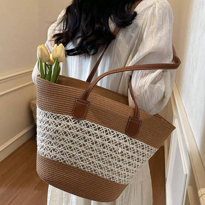 Straw Shopper